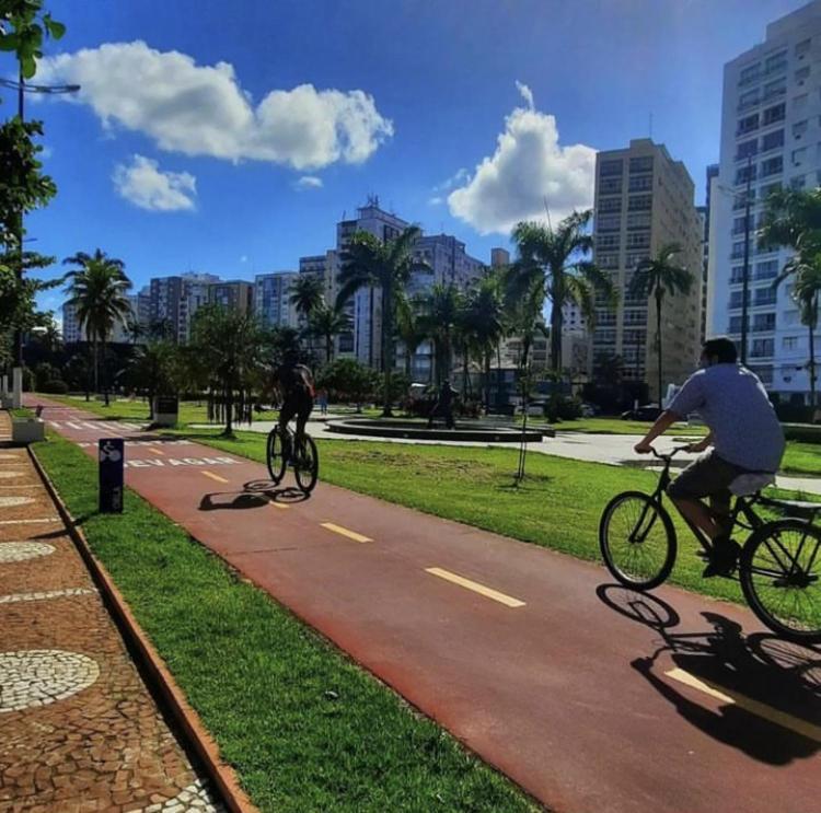 Apartamento Em Santos No Gonzaga Em Frente A Praia Extérieur photo